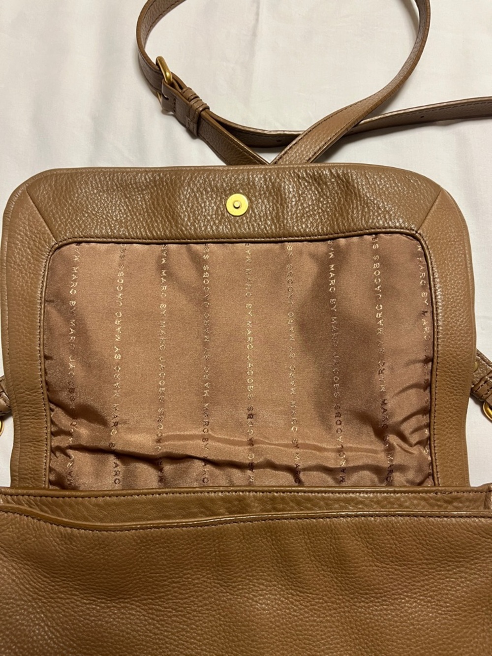 Marc by Marc Jacobs Tan Pebbled Leather Crossbody with Gold Hardware - Picture 3 of 10